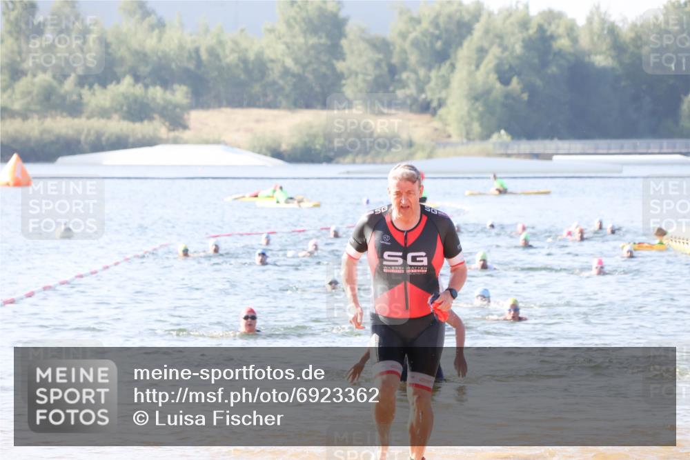 01.09.2024 - 17. Tribühne Triathlon Luisa Fischer http://msf.ph/oto/6923362 01.09.2024 10:04:55 Schwimmen 140, 143, 1062 meine-sportfotos.de
