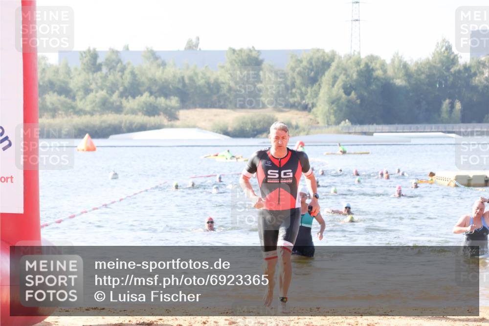 01.09.2024 - 17. Tribühne Triathlon Luisa Fischer http://msf.ph/oto/6923365 01.09.2024 10:04:56 Schwimmen 140, 143, 147, 1062 meine-sportfotos.de