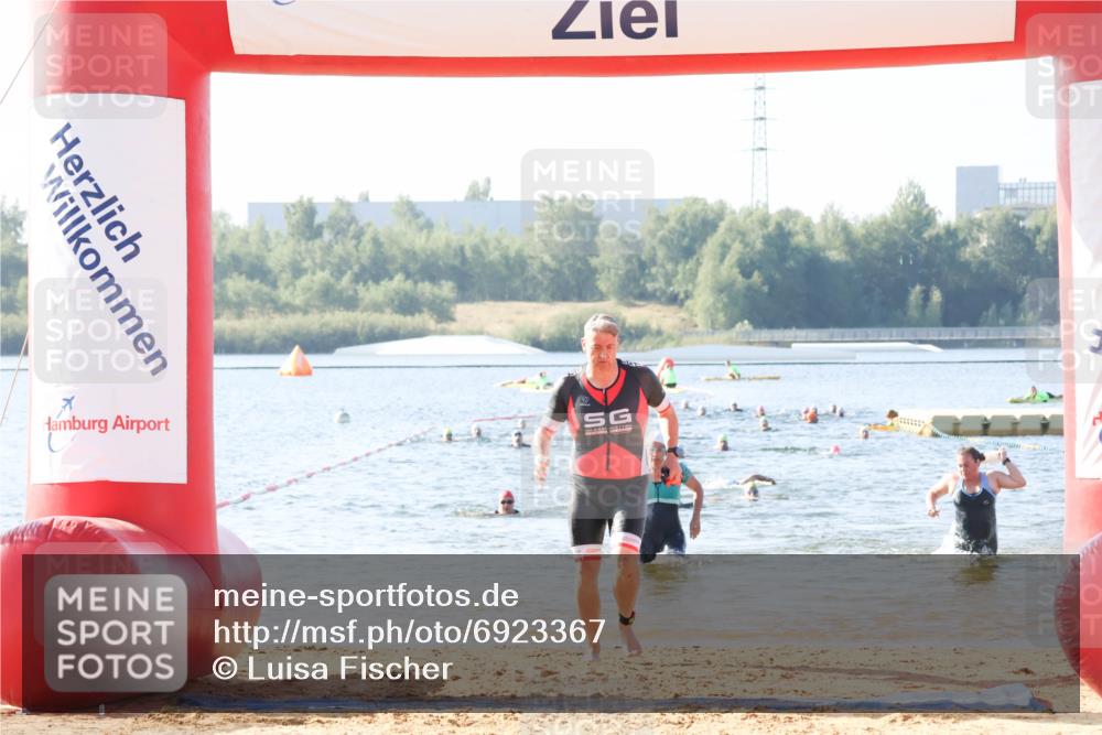 01.09.2024 - 17. Tribühne Triathlon Luisa Fischer http://msf.ph/oto/6923367 01.09.2024 10:04:56 Schwimmen 140, 143, 147, 1062 meine-sportfotos.de