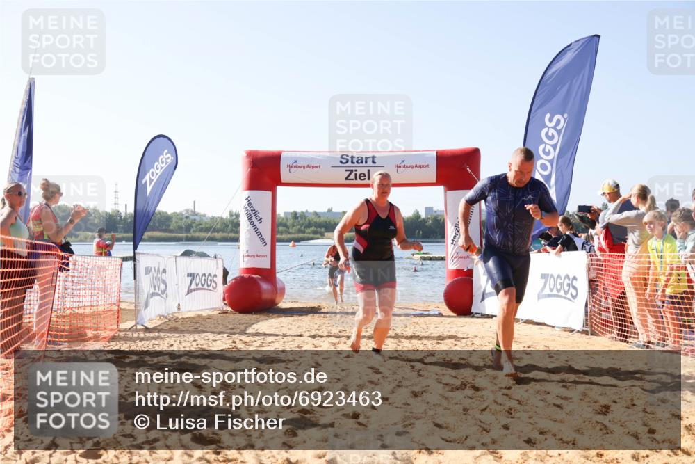 01.09.2024 - 17. Tribühne Triathlon Luisa Fischer http://msf.ph/oto/6923463 01.09.2024 10:05:18 Schwimmen 142, 1065, 1074, 1077 meine-sportfotos.de