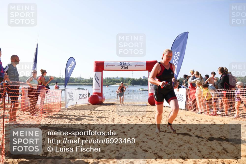 01.09.2024 - 17. Tribühne Triathlon Luisa Fischer http://msf.ph/oto/6923469 01.09.2024 10:05:19 Schwimmen 142, 1065, 1074, 1077 meine-sportfotos.de