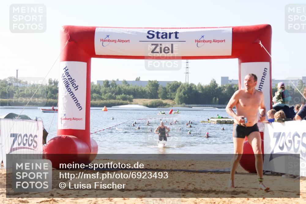01.09.2024 - 17. Tribühne Triathlon Luisa Fischer http://msf.ph/oto/6923493 01.09.2024 10:05:27 Schwimmen 142, 156, 1065 meine-sportfotos.de