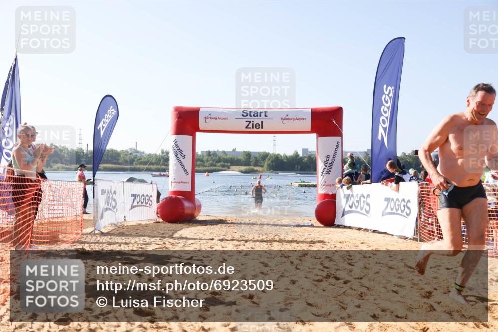 01.09.2024 - 17. Tribühne Triathlon Luisa Fischer http://msf.ph/oto/6923509 01.09.2024 10:05:30 Schwimmen 142, 156 meine-sportfotos.de