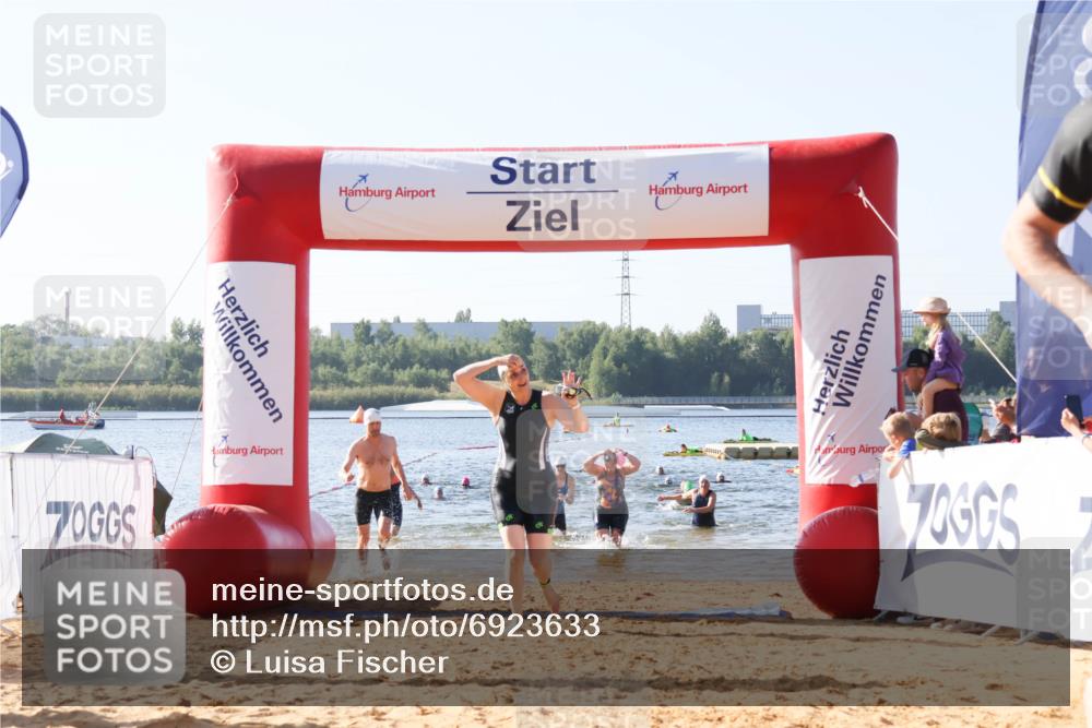 01.09.2024 - 17. Tribühne Triathlon Luisa Fischer http://msf.ph/oto/6923633 01.09.2024 10:05:59 Schwimmen 137, 145, 167, 730, 1072 meine-sportfotos.de