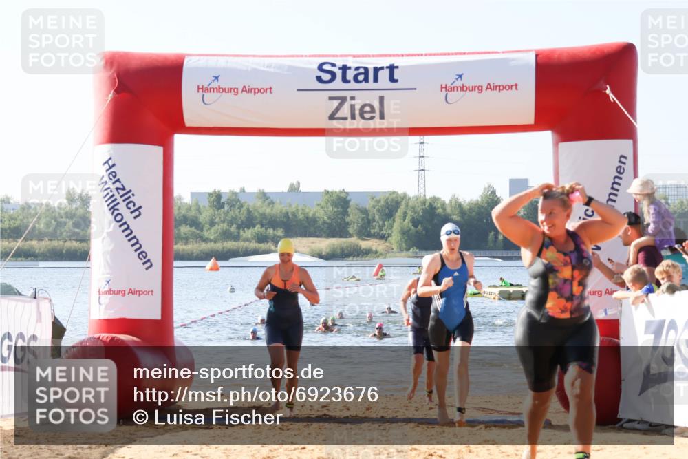 01.09.2024 - 17. Tribühne Triathlon Luisa Fischer http://msf.ph/oto/6923676 01.09.2024 10:06:08 Schwimmen 137, 145, 149, 157, 168, 1067, 1072 meine-sportfotos.de