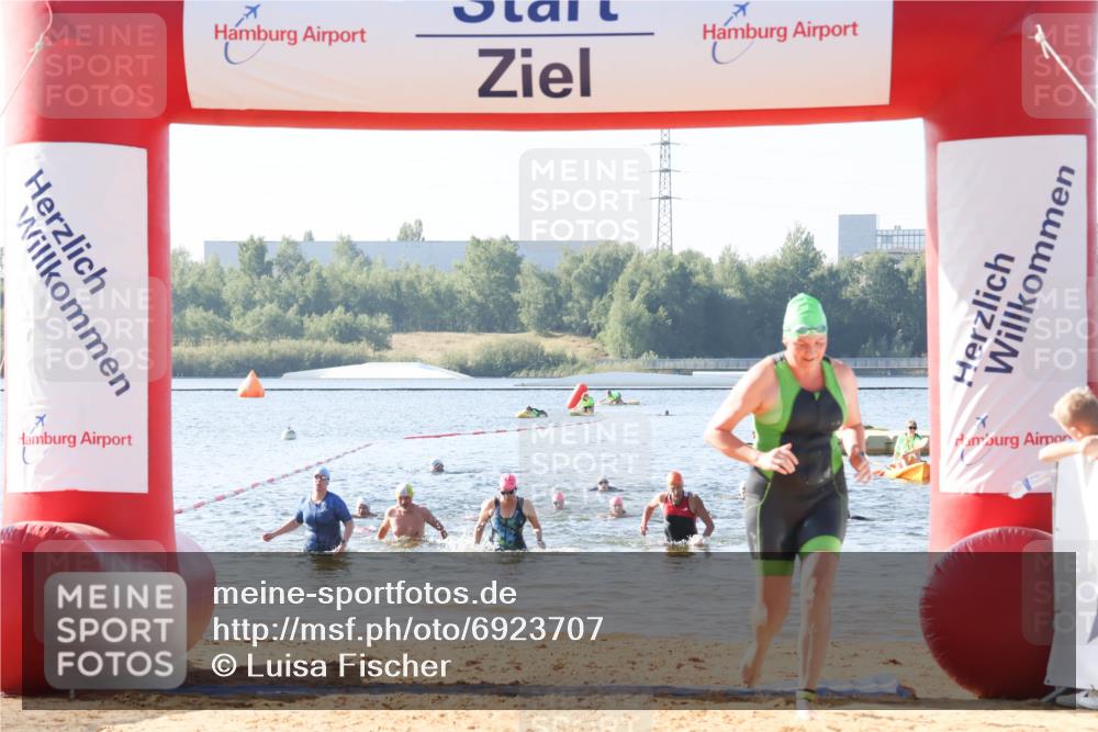 01.09.2024 - 17. Tribühne Triathlon Luisa Fischer http://msf.ph/oto/6923707 01.09.2024 10:06:15 Schwimmen 149, 157, 168, 1067, 1072 meine-sportfotos.de