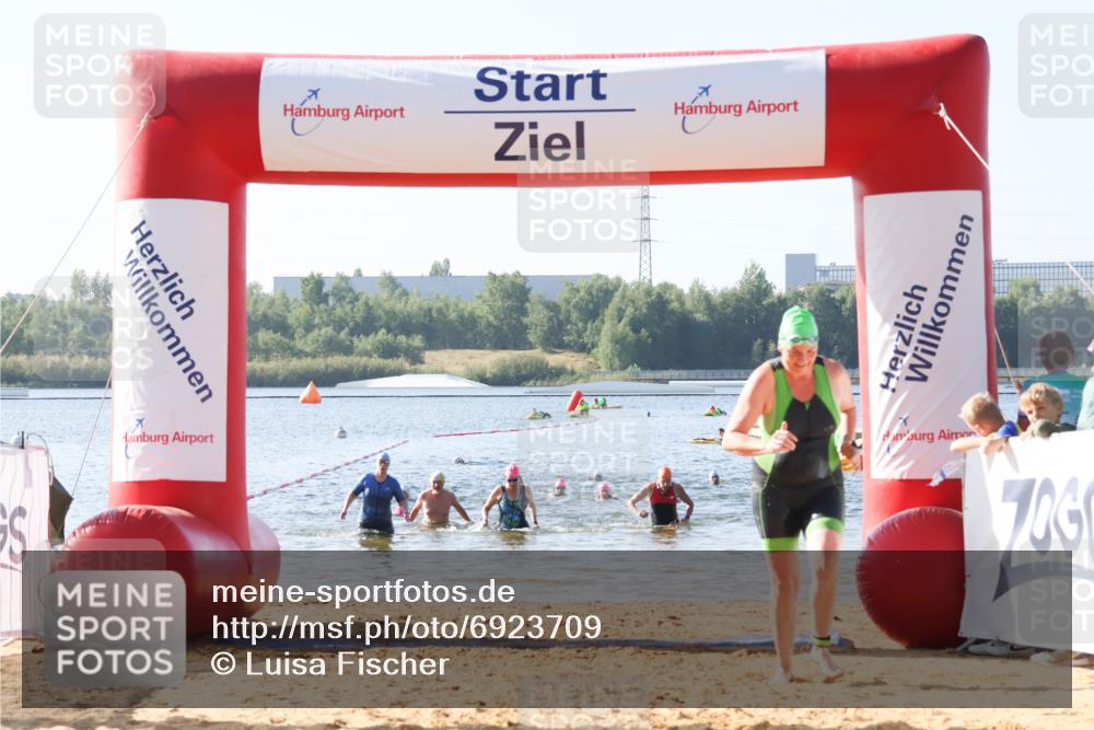01.09.2024 - 17. Tribühne Triathlon Luisa Fischer http://msf.ph/oto/6923709 01.09.2024 10:06:15 Schwimmen 149, 157, 168, 1067, 1072 meine-sportfotos.de