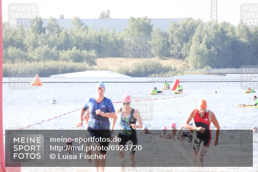 01.09.2024 - 17. Tribühne Triathlon Luisa Fischer http://msf.ph/oto/6923720 01.09.2024 10:06:20 Schwimmen 138, 141, 158, 168, 1070 meine-sportfotos.de