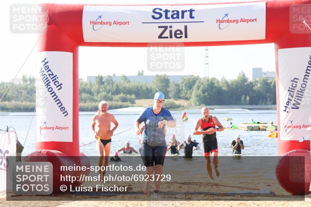 01.09.2024 - 17. Tribühne Triathlon Luisa Fischer http://msf.ph/oto/6923729 01.09.2024 10:06:24 Schwimmen 138, 141, 158, 168, 1070 meine-sportfotos.de