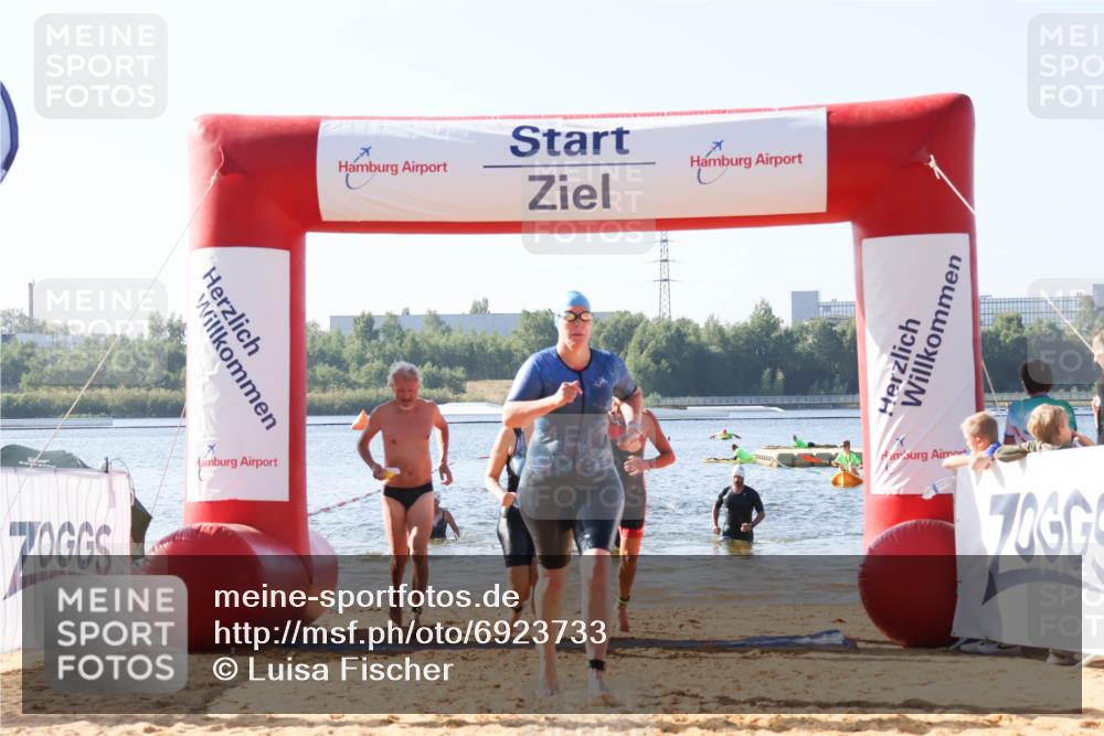 01.09.2024 - 17. Tribühne Triathlon Luisa Fischer http://msf.ph/oto/6923733 01.09.2024 10:06:25 Schwimmen 138, 141, 158, 166, 1070 meine-sportfotos.de