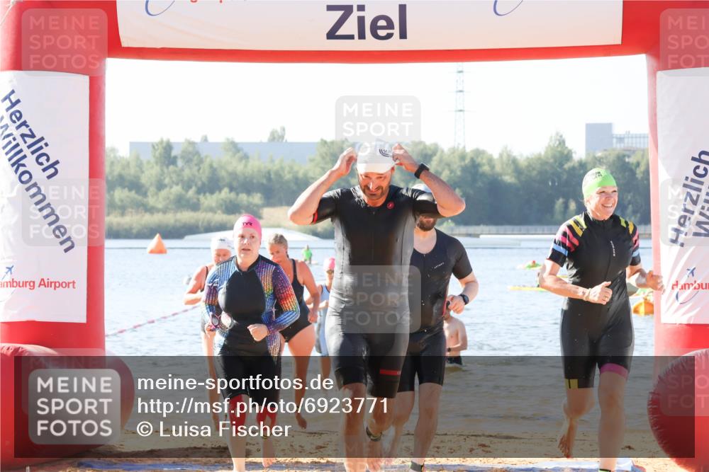 01.09.2024 - 17. Tribühne Triathlon Luisa Fischer http://msf.ph/oto/6923771 01.09.2024 10:06:35 Schwimmen 138, 139, 141, 151, 162, 165, 166, 1064, 1066, 1070, 1071 meine-sportfotos.de