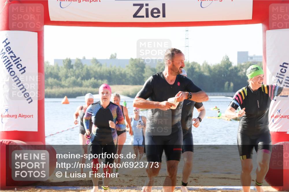 01.09.2024 - 17. Tribühne Triathlon Luisa Fischer http://msf.ph/oto/6923773 01.09.2024 10:06:35 Schwimmen 138, 139, 141, 151, 162, 165, 166, 1064, 1066, 1070, 1071 meine-sportfotos.de