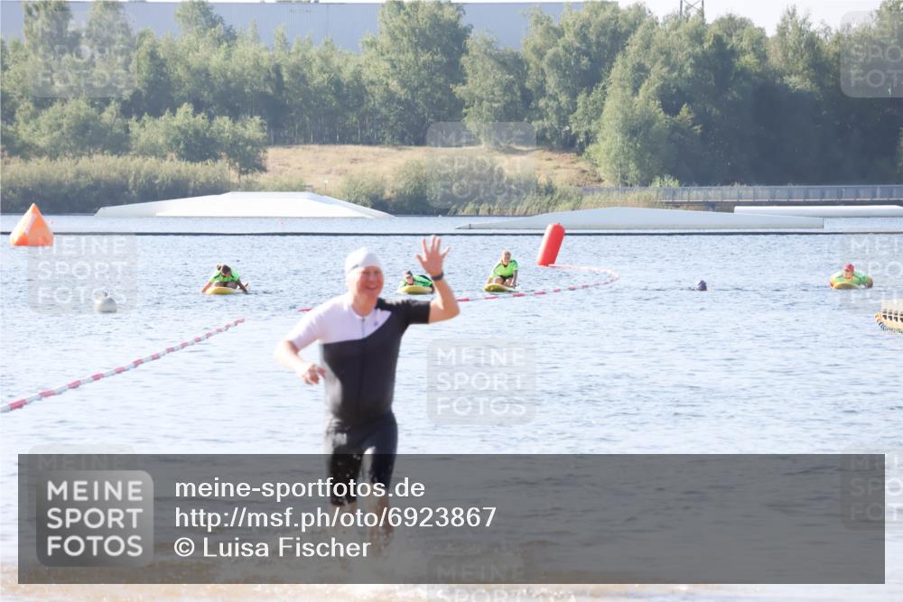 01.09.2024 - 17. Tribühne Triathlon Luisa Fischer http://msf.ph/oto/6923867 01.09.2024 10:07:07 Schwimmen 144 meine-sportfotos.de