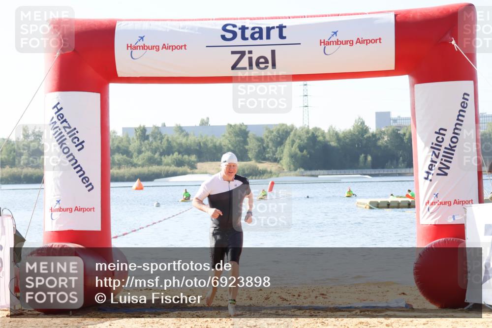 01.09.2024 - 17. Tribühne Triathlon Luisa Fischer http://msf.ph/oto/6923898 01.09.2024 10:07:12 Schwimmen 144 meine-sportfotos.de