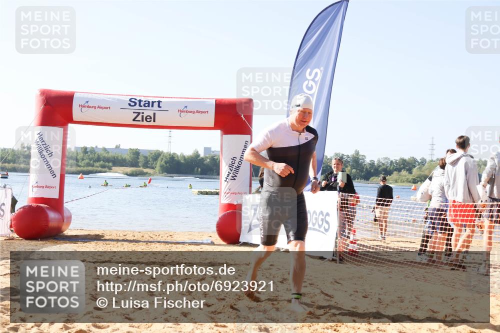 01.09.2024 - 17. Tribühne Triathlon Luisa Fischer http://msf.ph/oto/6923921 01.09.2024 10:07:15 Schwimmen 144 meine-sportfotos.de