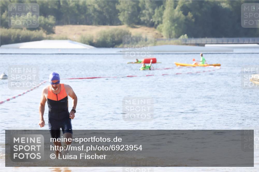 01.09.2024 - 17. Tribühne Triathlon Luisa Fischer http://msf.ph/oto/6923954 01.09.2024 10:10:16 Schwimmen 161 meine-sportfotos.de