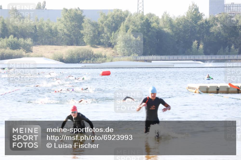 01.09.2024 - 17. Tribühne Triathlon Luisa Fischer http://msf.ph/oto/6923993 01.09.2024 10:21:25 Schwimmen 256, 294 meine-sportfotos.de