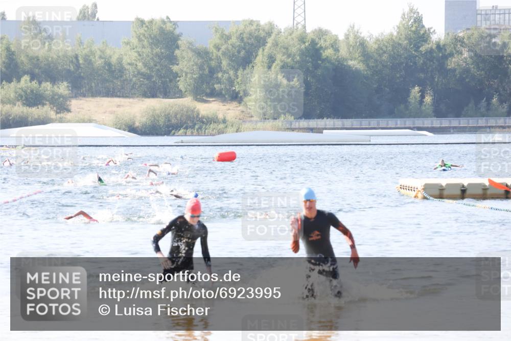 01.09.2024 - 17. Tribühne Triathlon Luisa Fischer http://msf.ph/oto/6923995 01.09.2024 10:21:26 Schwimmen 256, 294 meine-sportfotos.de