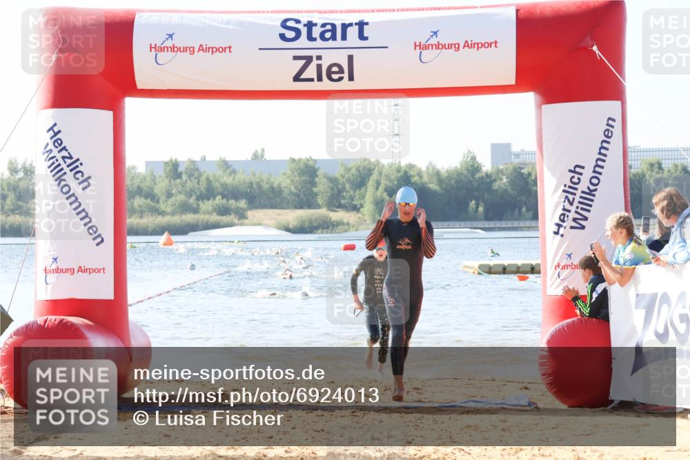 01.09.2024 - 17. Tribühne Triathlon Luisa Fischer http://msf.ph/oto/6924013 01.09.2024 10:21:30 Schwimmen 256, 294 meine-sportfotos.de