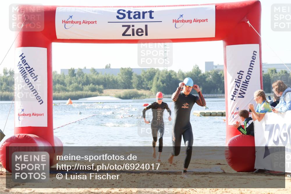 01.09.2024 - 17. Tribühne Triathlon Luisa Fischer http://msf.ph/oto/6924017 01.09.2024 10:21:30 Schwimmen 256, 294 meine-sportfotos.de
