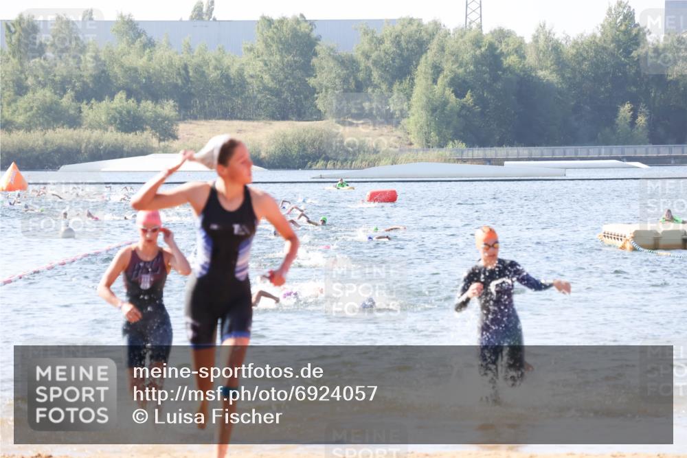 01.09.2024 - 17. Tribühne Triathlon Luisa Fischer http://msf.ph/oto/6924057 01.09.2024 10:21:51 Schwimmen 264, 268, 285 meine-sportfotos.de