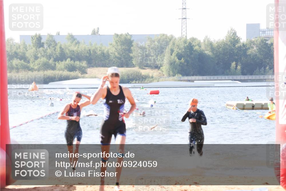01.09.2024 - 17. Tribühne Triathlon Luisa Fischer http://msf.ph/oto/6924059 01.09.2024 10:21:51 Schwimmen 264, 268, 285 meine-sportfotos.de