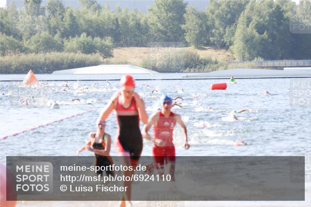 01.09.2024 - 17. Tribühne Triathlon Luisa Fischer http://msf.ph/oto/6924110 01.09.2024 10:22:06 Schwimmen 181, 254, 255, 265, 266 meine-sportfotos.de