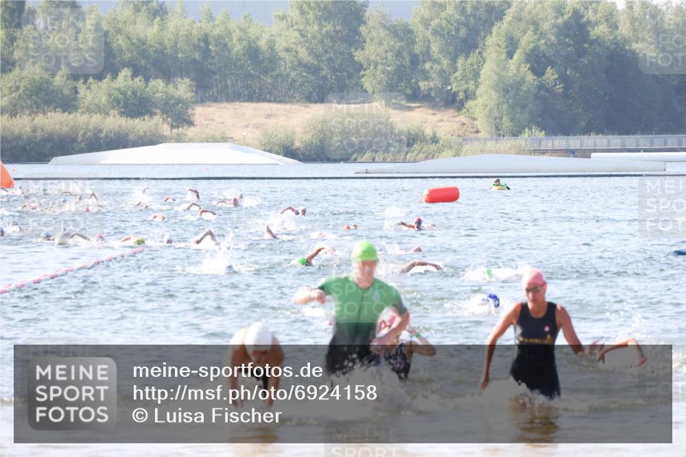 01.09.2024 - 17. Tribühne Triathlon Luisa Fischer http://msf.ph/oto/6924158 01.09.2024 10:22:19 Schwimmen 254, 255, 265, 266, 270, 292, 306 meine-sportfotos.de