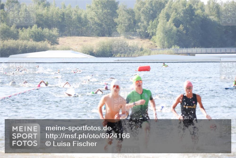 01.09.2024 - 17. Tribühne Triathlon Luisa Fischer http://msf.ph/oto/6924166 01.09.2024 10:22:21 Schwimmen 246, 253, 254, 265, 270, 292, 306 meine-sportfotos.de