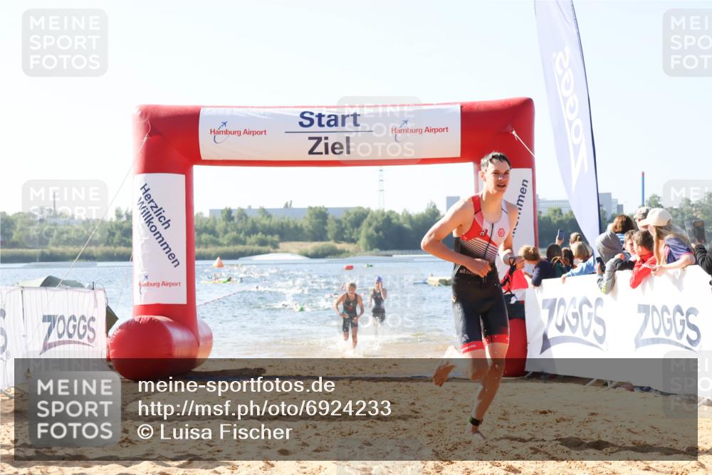 01.09.2024 - 17. Tribühne Triathlon Luisa Fischer http://msf.ph/oto/6924233 01.09.2024 10:22:39 Schwimmen 200, 251, 253, 277, 296 meine-sportfotos.de