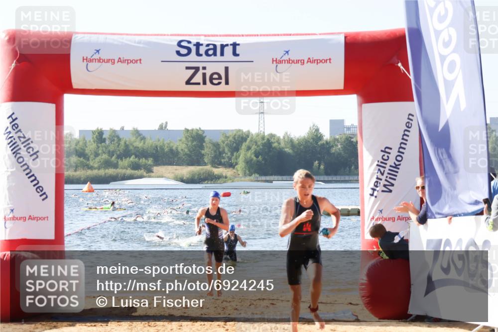 01.09.2024 - 17. Tribühne Triathlon Luisa Fischer http://msf.ph/oto/6924245 01.09.2024 10:22:42 Schwimmen 200, 251, 277, 296 meine-sportfotos.de