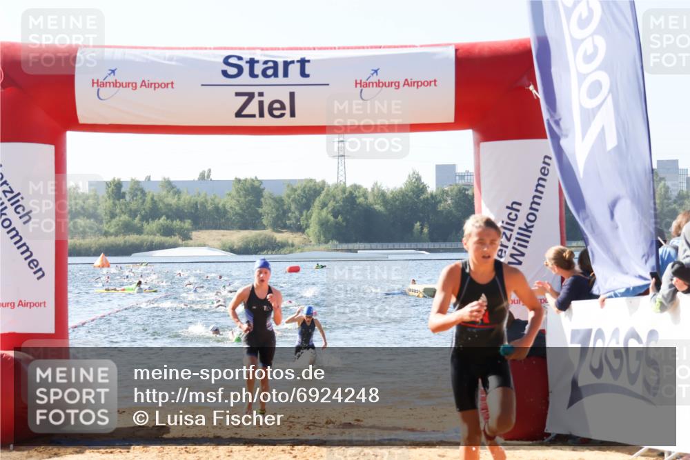 01.09.2024 - 17. Tribühne Triathlon Luisa Fischer http://msf.ph/oto/6924248 01.09.2024 10:22:43 Schwimmen 200, 251, 277, 296 meine-sportfotos.de