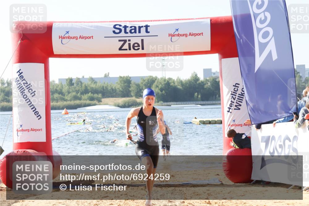 01.09.2024 - 17. Tribühne Triathlon Luisa Fischer http://msf.ph/oto/6924259 01.09.2024 10:22:45 Schwimmen 200, 251, 277, 296 meine-sportfotos.de