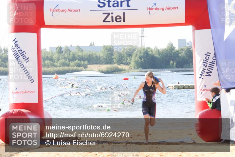01.09.2024 - 17. Tribühne Triathlon Luisa Fischer http://msf.ph/oto/6924270 01.09.2024 10:22:47 Schwimmen 200, 251, 277, 296 meine-sportfotos.de