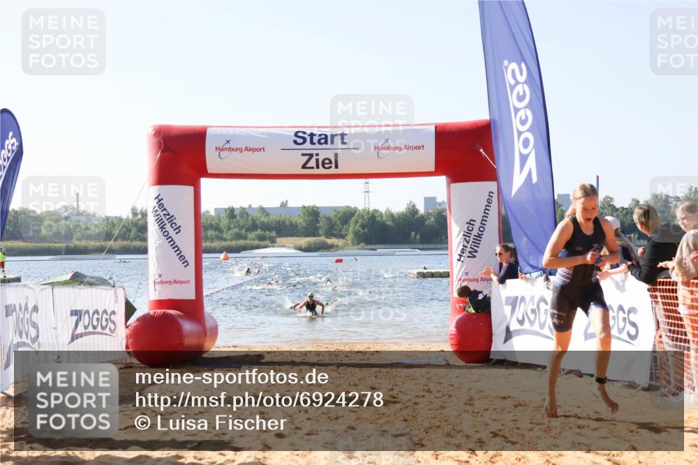 01.09.2024 - 17. Tribühne Triathlon Luisa Fischer http://msf.ph/oto/6924278 01.09.2024 10:22:49 Schwimmen 200, 251, 289, 296 meine-sportfotos.de