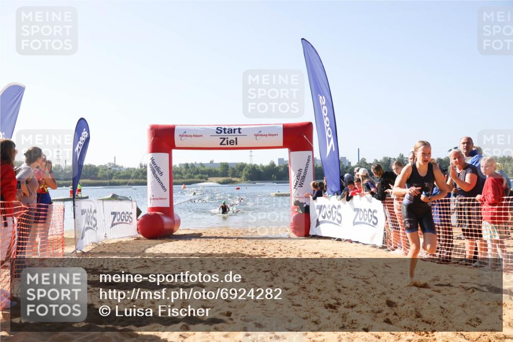 01.09.2024 - 17. Tribühne Triathlon Luisa Fischer http://msf.ph/oto/6924282 01.09.2024 10:22:50 Schwimmen 200, 251, 289, 296 meine-sportfotos.de