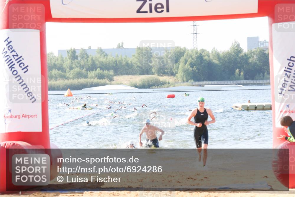 01.09.2024 - 17. Tribühne Triathlon Luisa Fischer http://msf.ph/oto/6924286 01.09.2024 10:22:54 Schwimmen 251, 275, 289, 302 meine-sportfotos.de
