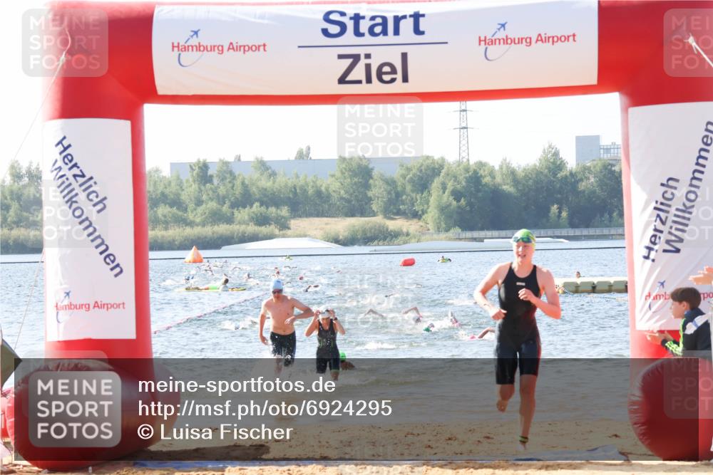 01.09.2024 - 17. Tribühne Triathlon Luisa Fischer http://msf.ph/oto/6924295 01.09.2024 10:22:56 Schwimmen 197, 251, 275, 289, 302 meine-sportfotos.de