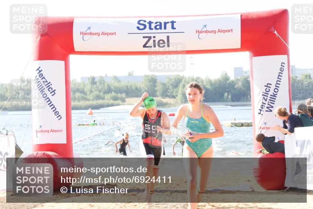 01.09.2024 - 17. Tribühne Triathlon Luisa Fischer http://msf.ph/oto/6924411 01.09.2024 10:23:26 Schwimmen 175, 186, 187, 207, 213, 218, 220, 247, 274, 286, 288, 300, 303 meine-sportfotos.de
