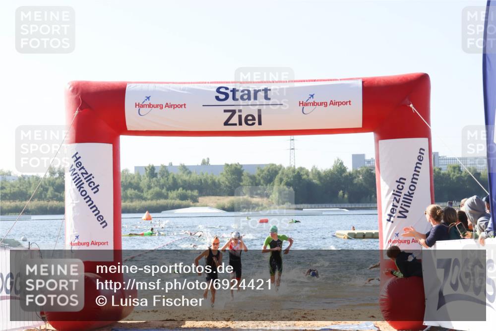 01.09.2024 - 17. Tribühne Triathlon Luisa Fischer http://msf.ph/oto/6924421 01.09.2024 10:23:28 Schwimmen 175, 186, 187, 207, 211, 213, 218, 220, 247, 274, 286, 288, 300, 303 meine-sportfotos.de