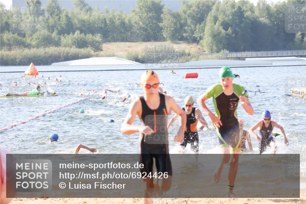 01.09.2024 - 17. Tribühne Triathlon Luisa Fischer http://msf.ph/oto/6924426 01.09.2024 10:23:30 Schwimmen 175, 186, 187, 198, 207, 210, 211, 220, 247, 274, 286, 300, 303 meine-sportfotos.de