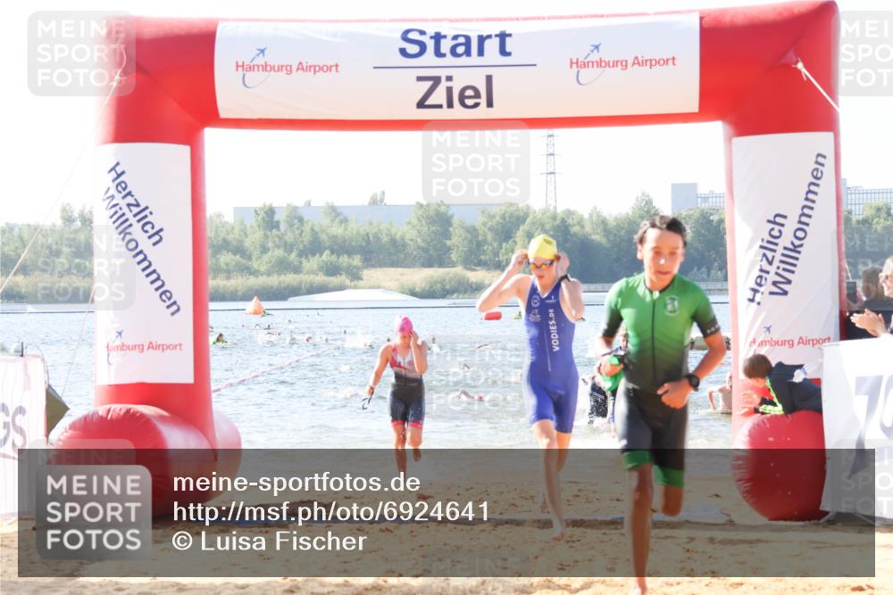 01.09.2024 - 17. Tribühne Triathlon Luisa Fischer http://msf.ph/oto/6924641 01.09.2024 10:24:20 Schwimmen 206, 222, 228, 259, 269, 279, 280, 291, 304 meine-sportfotos.de