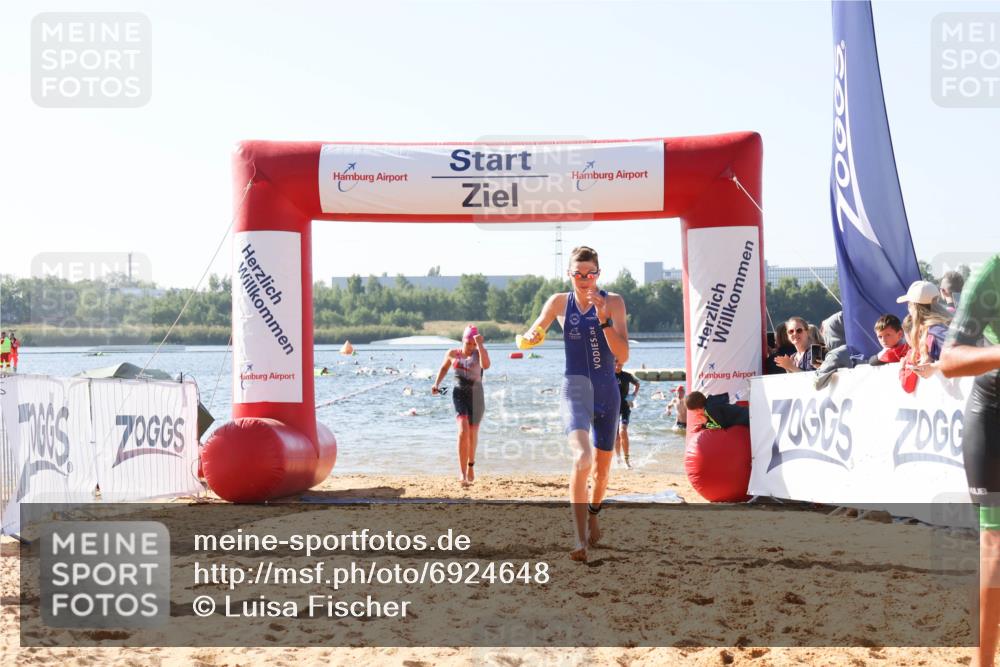 01.09.2024 - 17. Tribühne Triathlon Luisa Fischer http://msf.ph/oto/6924648 01.09.2024 10:24:21 Schwimmen 206, 222, 228, 259, 269, 279, 280, 291, 304 meine-sportfotos.de