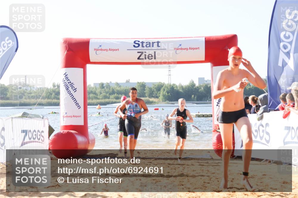 01.09.2024 - 17. Tribühne Triathlon Luisa Fischer http://msf.ph/oto/6924691 01.09.2024 10:24:31 Schwimmen 108, 171, 189, 196, 206, 209, 229, 263, 269, 279, 291, 299 meine-sportfotos.de