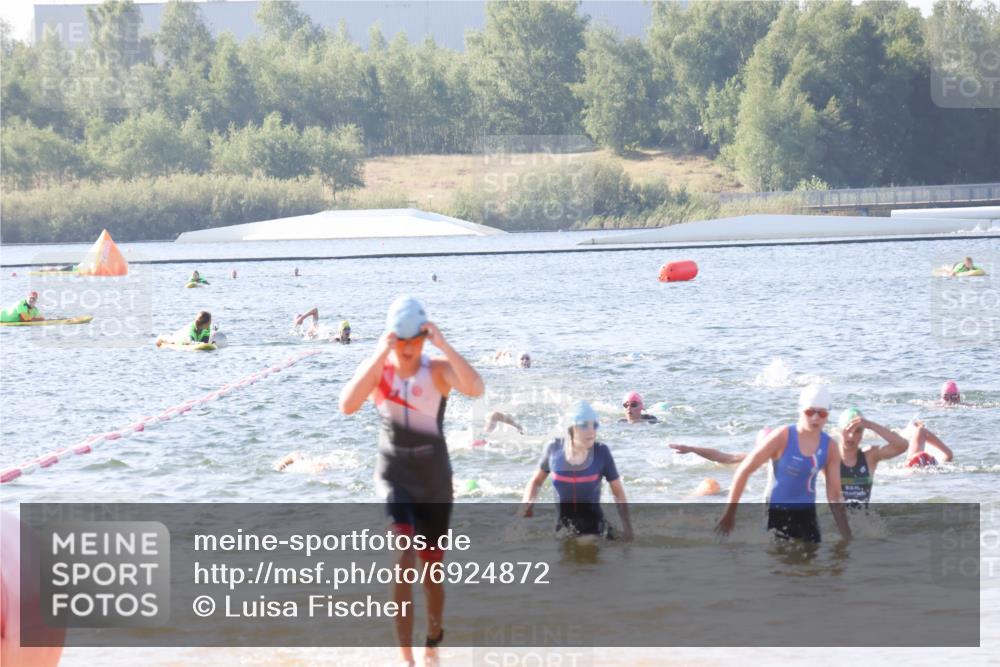 01.09.2024 - 17. Tribühne Triathlon Luisa Fischer http://msf.ph/oto/6924872 01.09.2024 10:25:07 Schwimmen 172, 202, 216, 227 meine-sportfotos.de