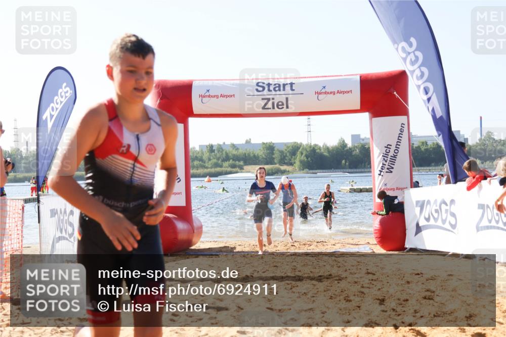 01.09.2024 - 17. Tribühne Triathlon Luisa Fischer http://msf.ph/oto/6924911 01.09.2024 10:25:14 Schwimmen 172, 178, 202, 227, 237, 239, 298 meine-sportfotos.de