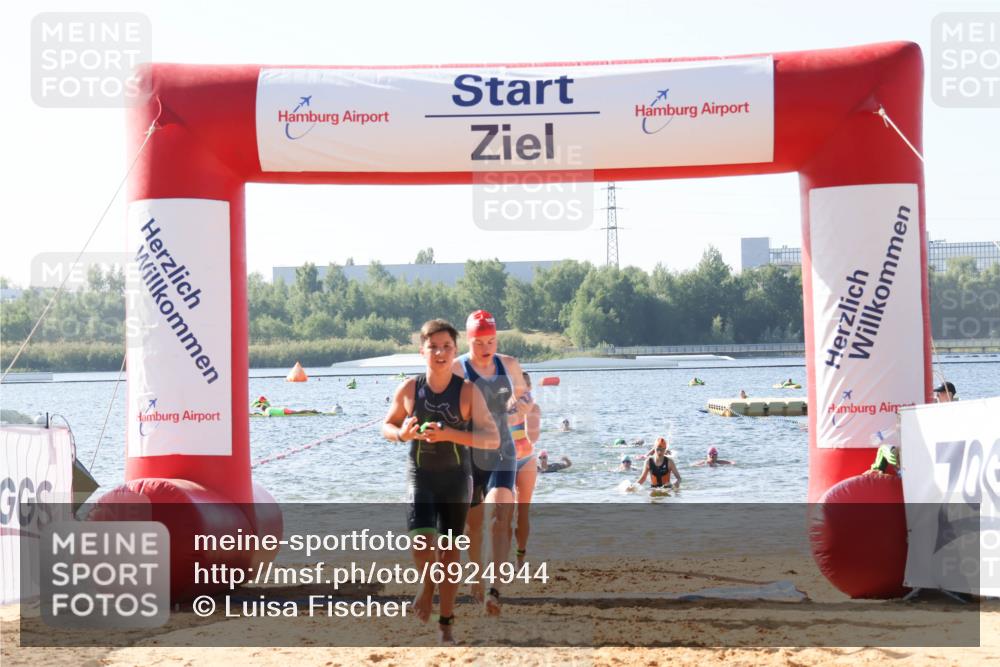 01.09.2024 - 17. Tribühne Triathlon Luisa Fischer http://msf.ph/oto/6924944 01.09.2024 10:25:24 Schwimmen 178, 195, 202, 226, 236, 237, 239, 240, 283, 298 meine-sportfotos.de