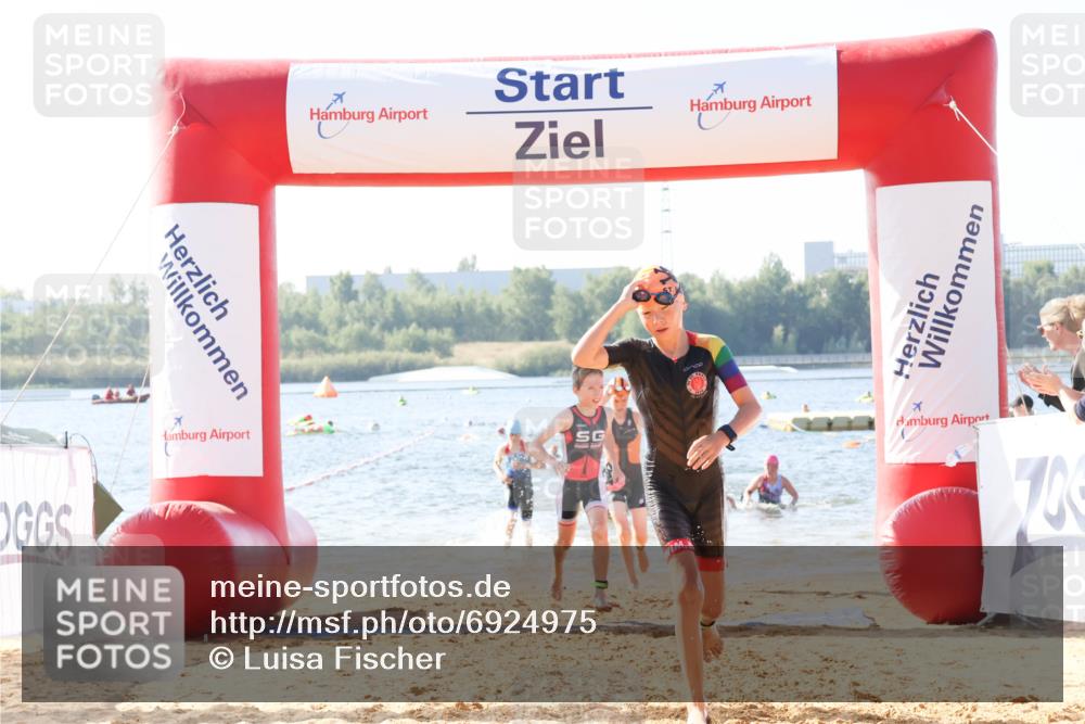 01.09.2024 - 17. Tribühne Triathlon Luisa Fischer http://msf.ph/oto/6924975 01.09.2024 10:25:31 Schwimmen 193, 195, 212, 223, 226, 236, 239, 240, 283, 307 meine-sportfotos.de