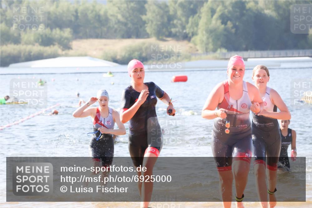 01.09.2024 - 17. Tribühne Triathlon Luisa Fischer http://msf.ph/oto/6925000 01.09.2024 10:25:38 Schwimmen 193, 195, 212, 214, 223, 226, 236, 241, 307 meine-sportfotos.de