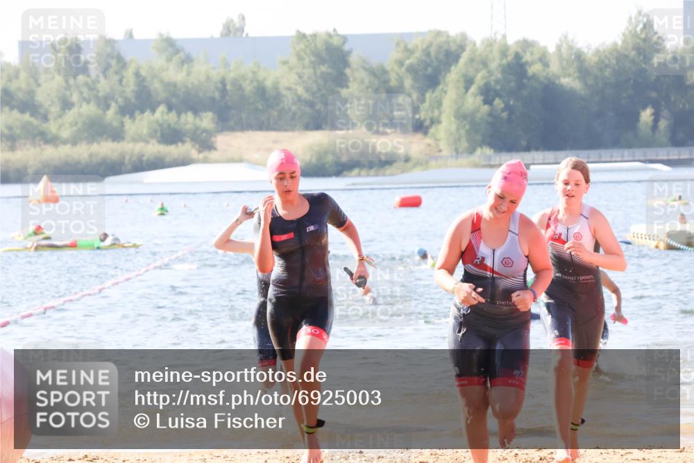 01.09.2024 - 17. Tribühne Triathlon Luisa Fischer http://msf.ph/oto/6925003 01.09.2024 10:25:39 Schwimmen 193, 195, 212, 214, 223, 226, 236, 241, 307 meine-sportfotos.de